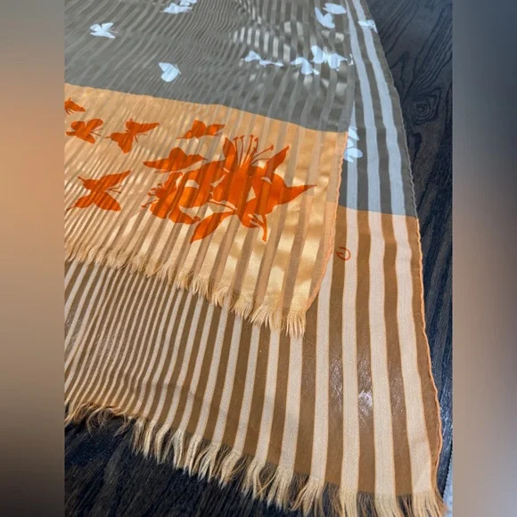 Vintage Gucci "Flora" Silk Stole Butterfly & Floral Motif by V. Accornero - Picture 10 of 10